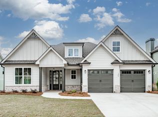 1275 Legend Dr, Greensboro, GA