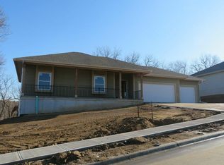 1333 Copper Mountain Dr, Crescent, IA 51526