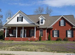 1013 Mill Race Rd, Guntersville, AL 35976