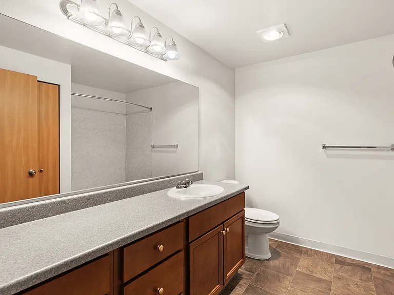 1 Bed 1 Bath Deluxe - 736 Sq Ft 1 Bed 1 Bath Deluxe - 736 Sq Ft