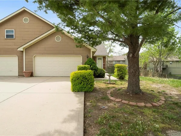 505 E 7th St, Kearney, MO 64060