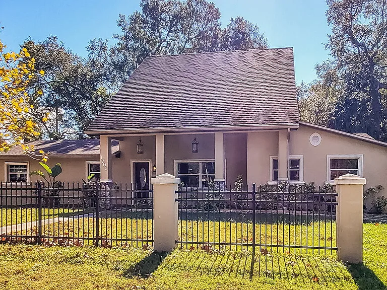 1705 Athens Ct — Photo 1