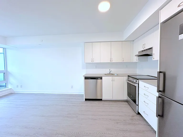2 River Plate St #203 — Photo 4