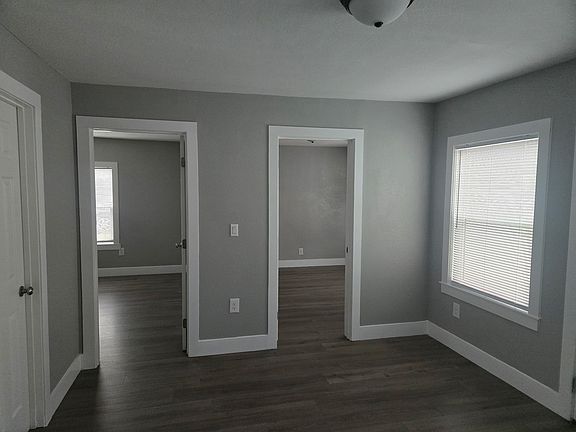 4th image of 704 Railroad Ave #8