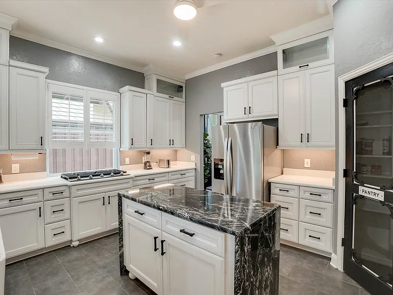 2305 Clearview Ct — Photo 12