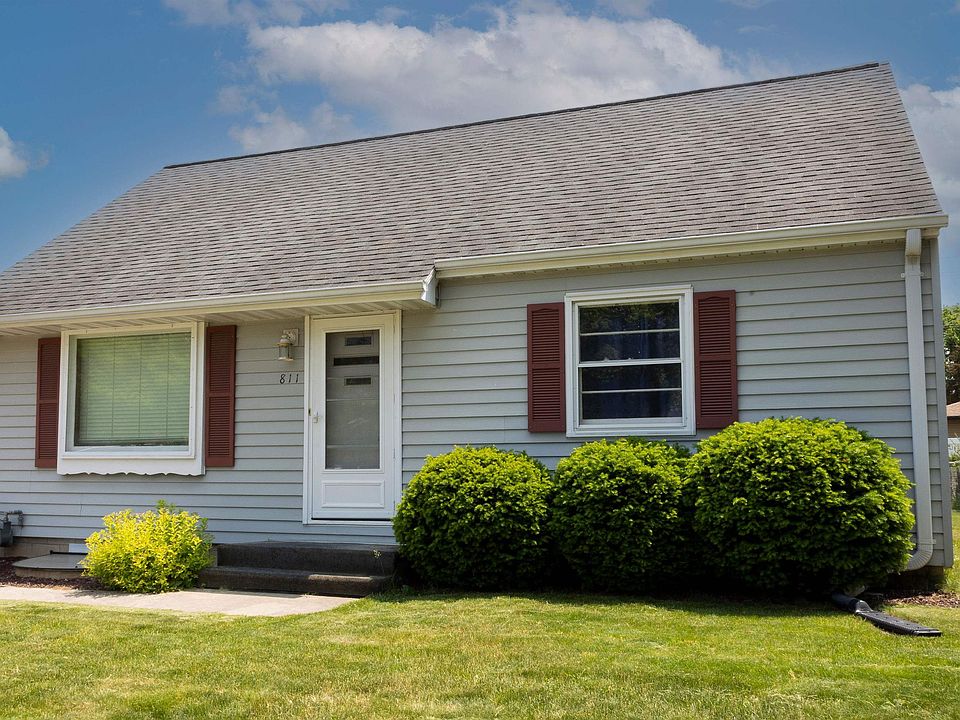 1st image of 811 Stony Brook Ln