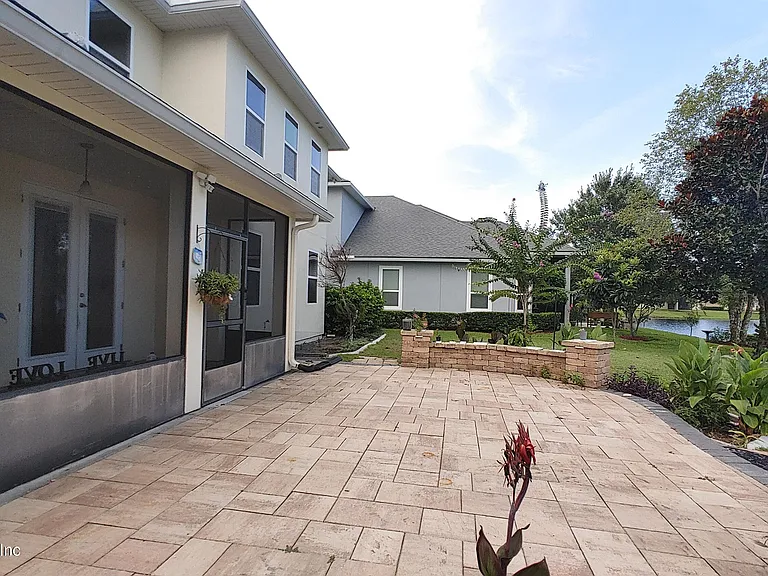 127 Rockcreek Dr — Photo 9