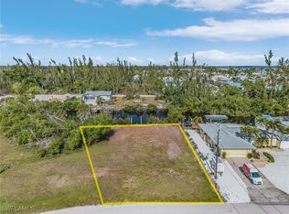 5260 Genesee Pkwy, Bokeelia, FL 33922