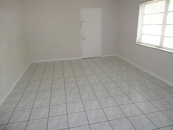 2nd image of 233 Phoenetia Ave APT 1