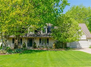 2430 Candlewood Dr, Avon, OH