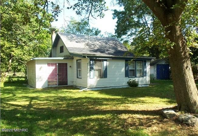 2nd image of 270 Howland St