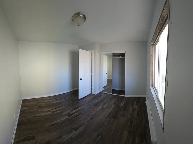 425 10th St N #5 — Photo 5