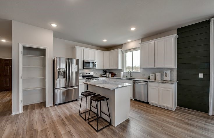 1st image of 700 Forestdale Ct