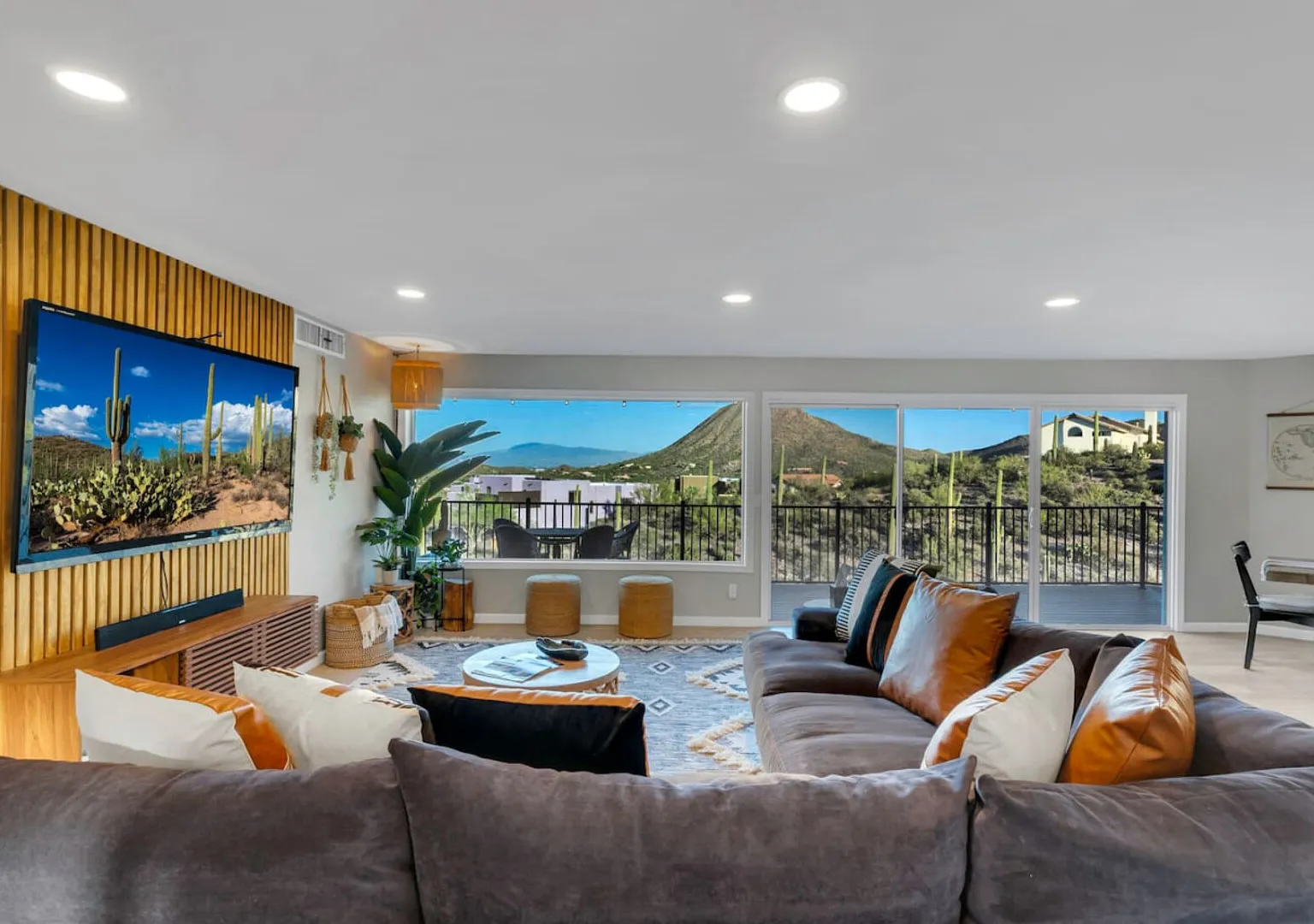 Horizon Haven Gem Show Escape w/ Views + Game Room — Photo 3