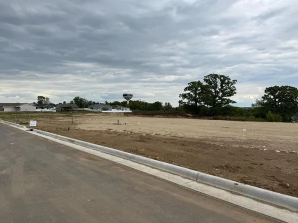 1168 Red Hawk Drive #61, Milton, WI 53563