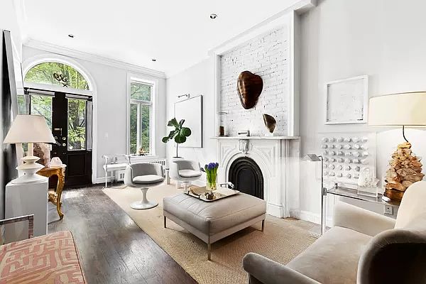 1st image of 39 W 131st St