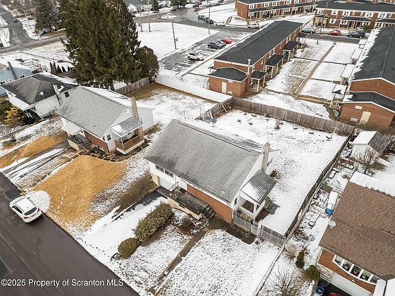 4th image of 109 Park Dr