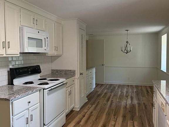 5th image of 2509 Delmar Dr
