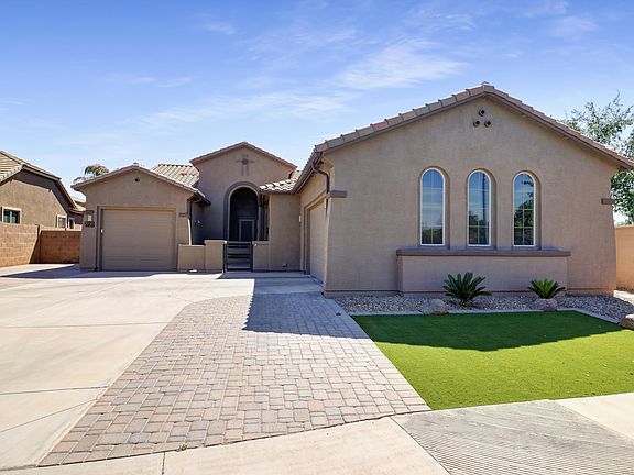 4th image of 2739 E Balsam Dr