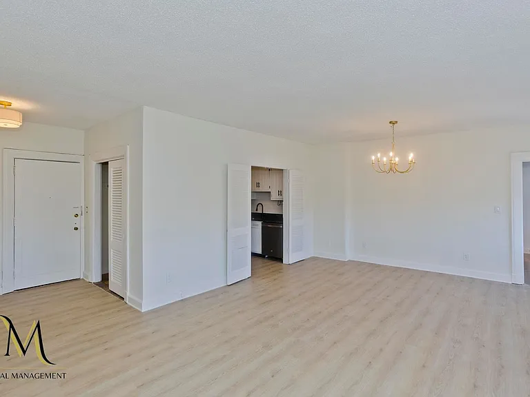 140 Chestnut St — Photo 17