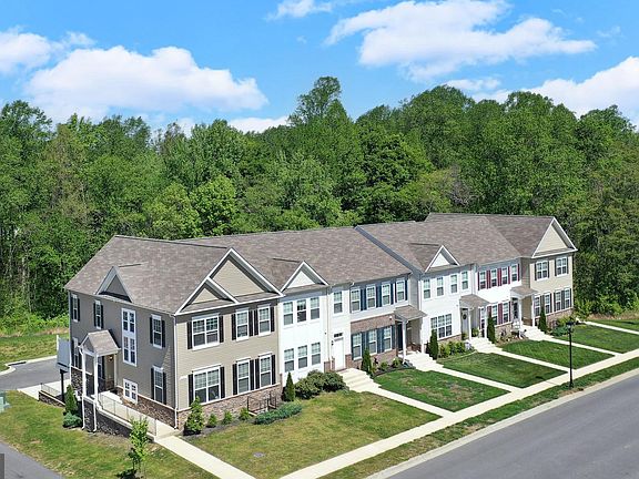 2nd image of 23433 Grovewood Ct