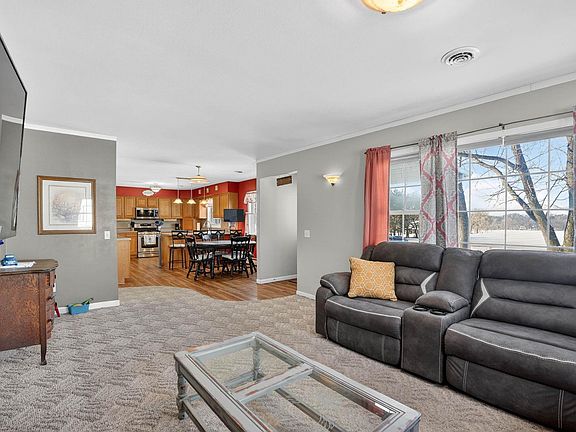 4th image of 920 Bremer Rd