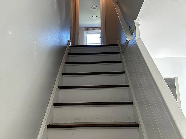 260 N 8th St — Photo 11