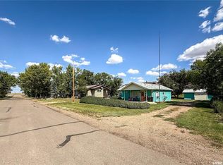 114 1st St W, Frontier, SK S0N0W0