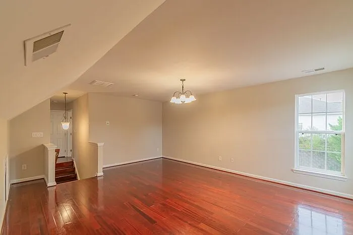 4057 Buckingham Dr — Photo 6