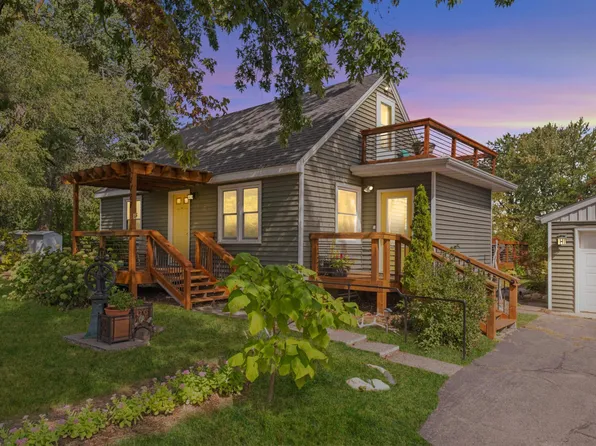 7727 Lakeview Ln NE, Spring Lake Park, MN 55432
