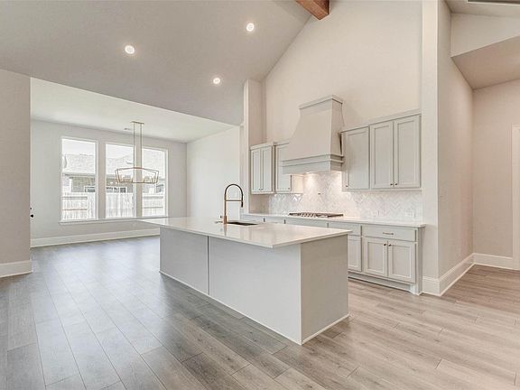 5th image of 4834 Parkgate Ave