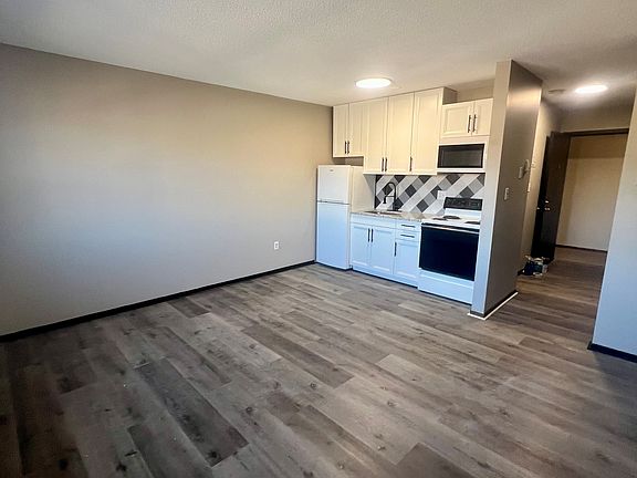 new paint and flooring!