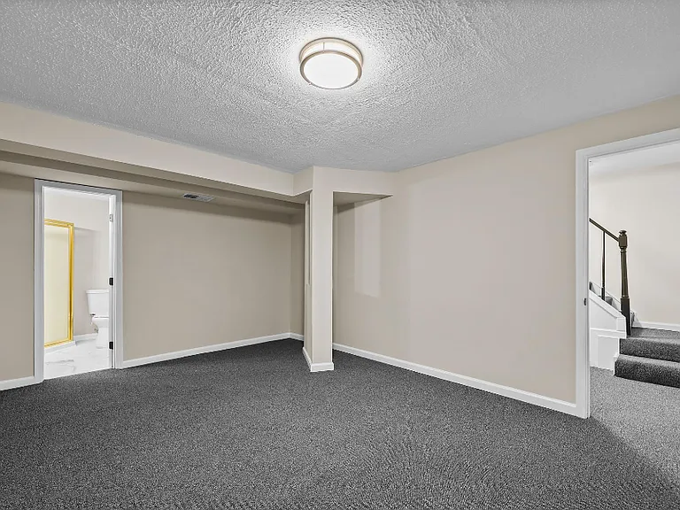3163 Harvard St — Photo 23