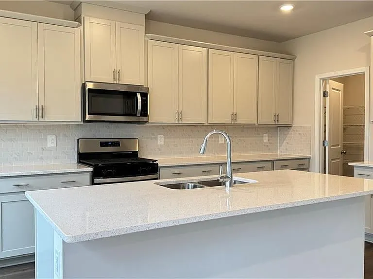 228 Water Oak Way — Photo 2