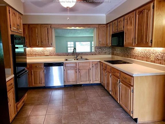 5th image of 1703 Dogwood Dr