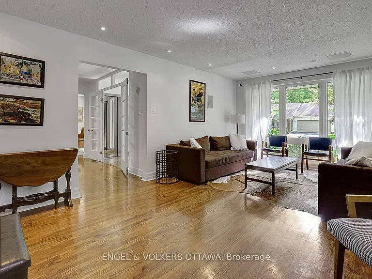 516 Buchanan Cres — Photo 6