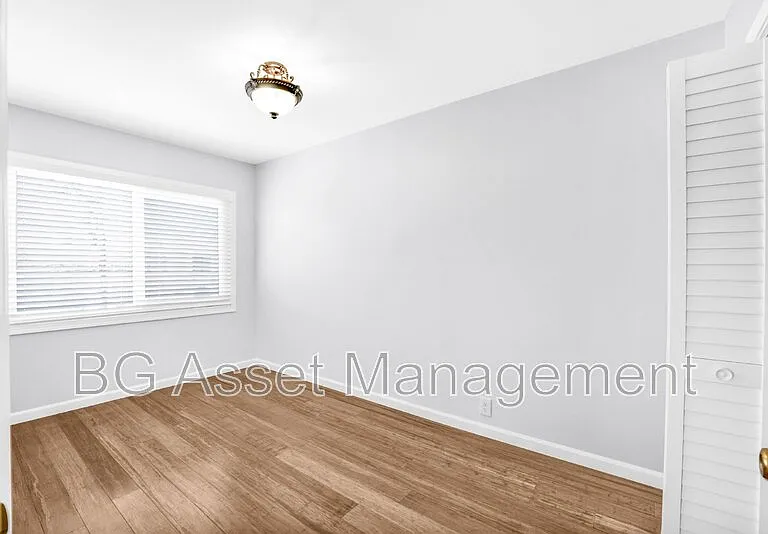 1919 Curtis St #10 — Photo 10