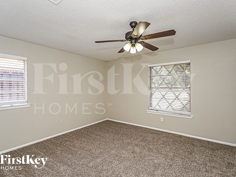 1424 Wreyhill Dr — Photo 15