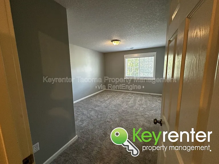 809 SE 9th Cir — Photo 20