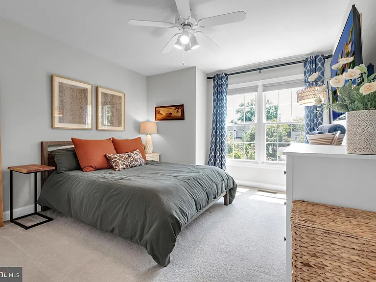 2816 Bargate Ct — Photo 35