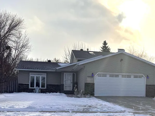2522 33rd Ave S, Fargo, ND 58104