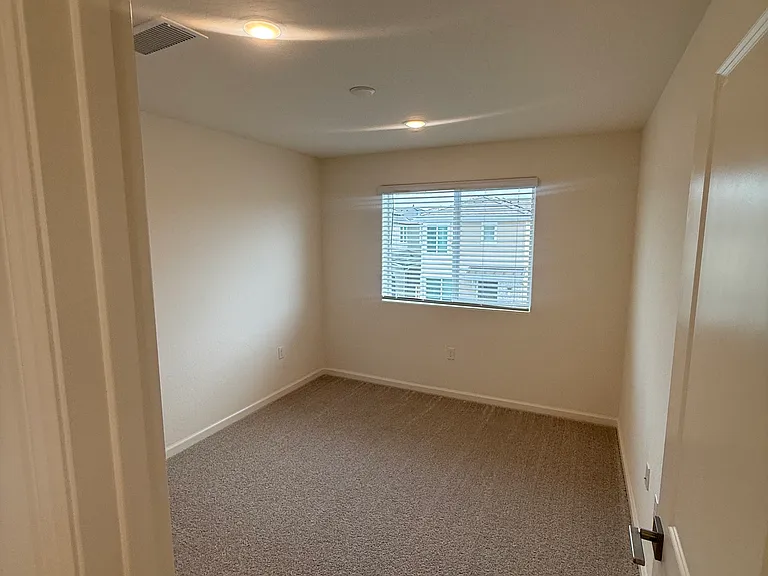 1519 Redbrick Ln — Photo 31