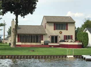 409 Twin Lake Rd, Beaverton, MI 48612