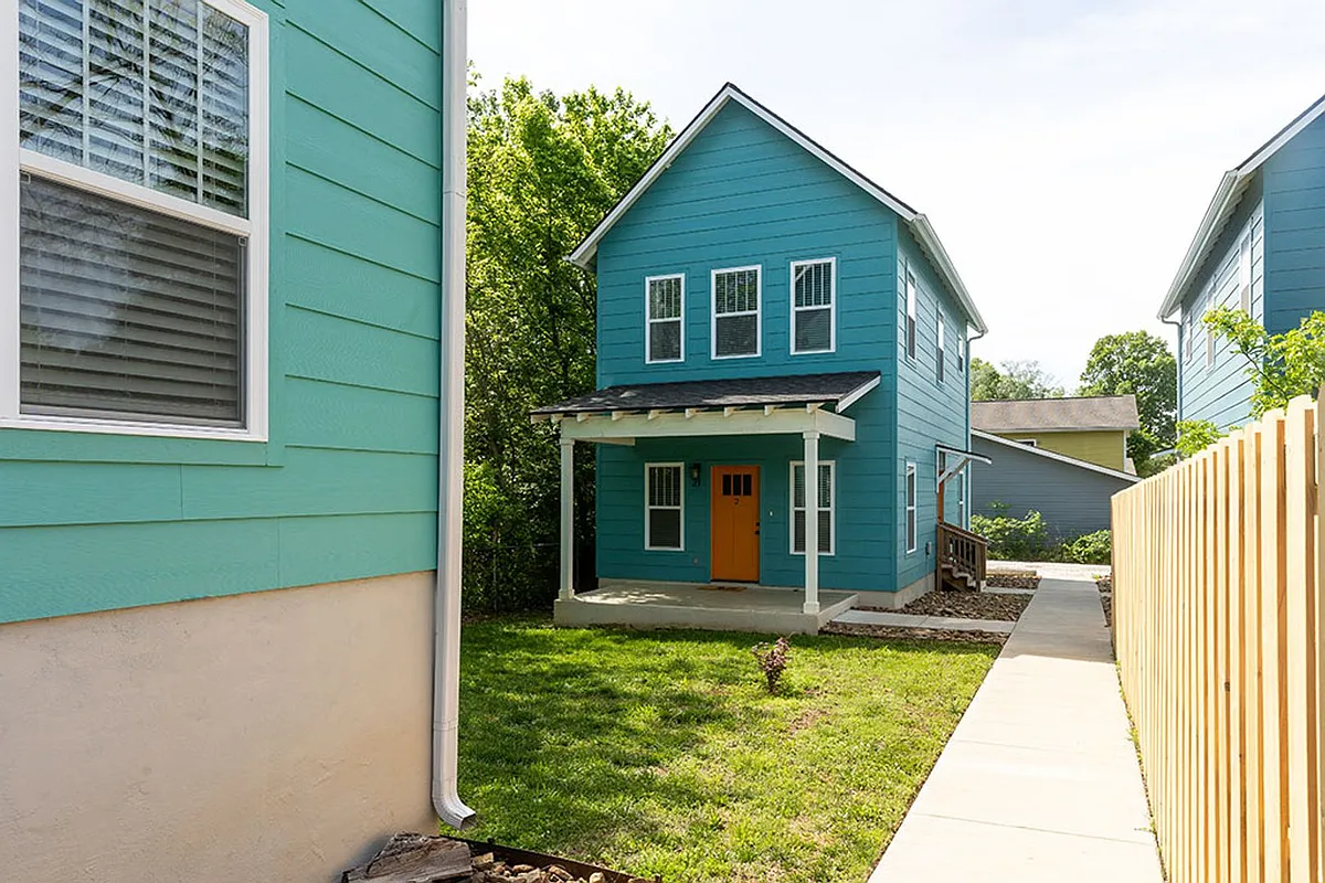 Building Photo - 23 W 5th St