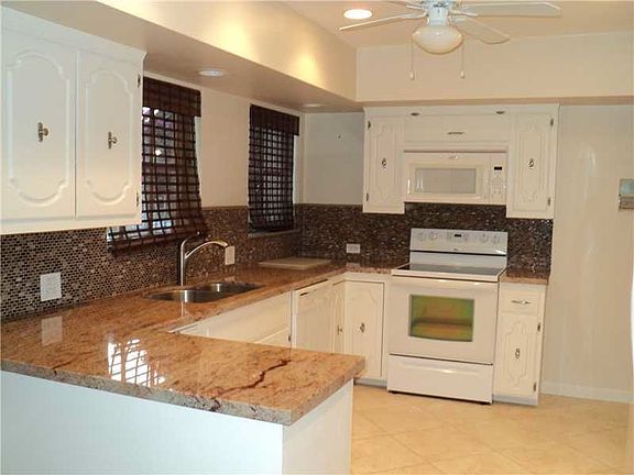 4th image of 2212 Date Palm Rd
