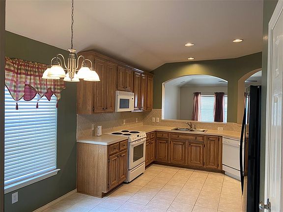 4th image of 3211 Windy Cape Ln