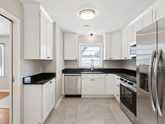 5th image of 4012 W 48th Ln