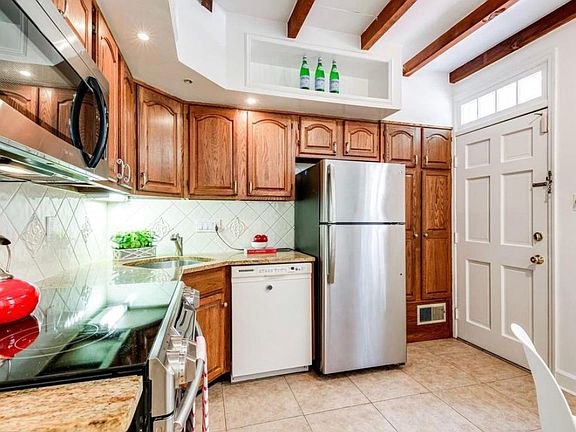 4th image of 362 N Saint Asaph St