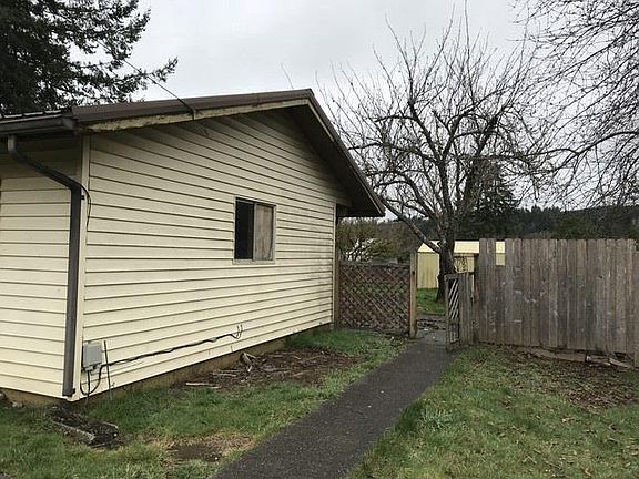 4th image of 409 Eagle St
