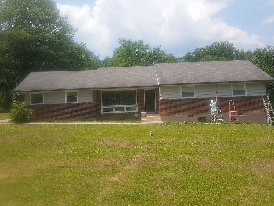 2nd image of 816 Chadwell Dr
